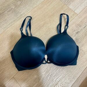 VICTORIAS SECRET BOMBSHELL BRA